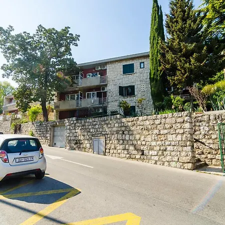 Apartment Rea *