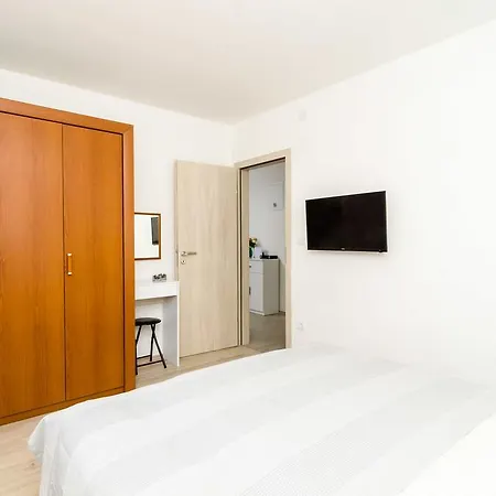 Rea Apartment